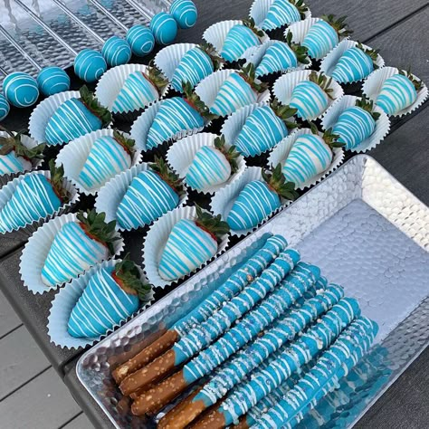 Blue Dessert Board, Blue Party Food Snacks, Blue Party Desserts, Baby Shower Desert Ideas For Boy, Baby Blue Dessert Table, Chocolate Covered Strawberries Baby Boy, Blue Sweet Treats, Baby Shower Dessert Ideas For Boys, Baby Shower Sweets Table Boy