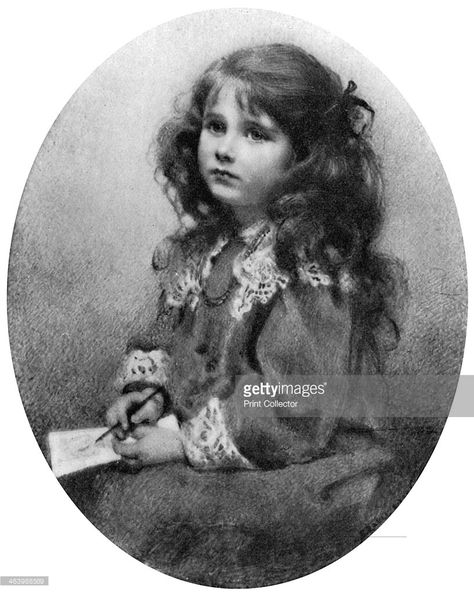 The Queen Mother as a child, c 1905 (1910). Lady Elizabeth Bowes-Lyon (1900-2002) became the mother of Queen Elizabeth II. Illustration from The Connoisseur, August 1910. (Photo by The Print Collector/Print Collector/Getty Images) Bowes Lyon, Young Queen Elizabeth, Lady Elizabeth, The Queen Mother, Rainha Elizabeth Ii, Queen Mum, English Royalty, Royal Family England, Reina Isabel Ii