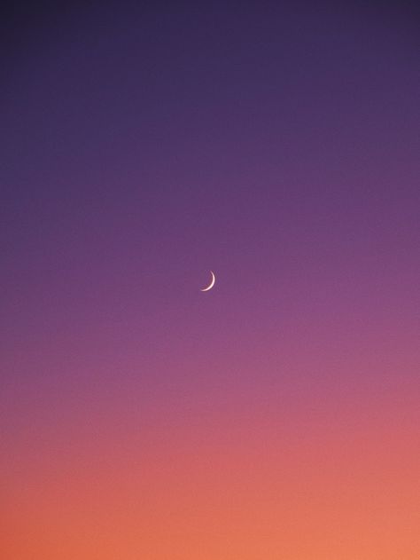 Crescent Moon Wallpaper, Teen Wallpaper, Instagram Black Theme, Wallpaper Tumblr Lockscreen, Stripped Wallpaper, Huawei Wallpapers, Xiaomi Wallpapers, Beautiful Wallpapers For Iphone, Moon Wallpaper