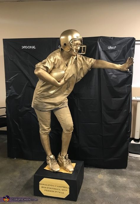 Trophy Costume, Trophy Stand, Football Costume, Trophy Shelf, Football Trophy, Football Diy, Football Trophies, Heisman Trophy, Homemade Costume