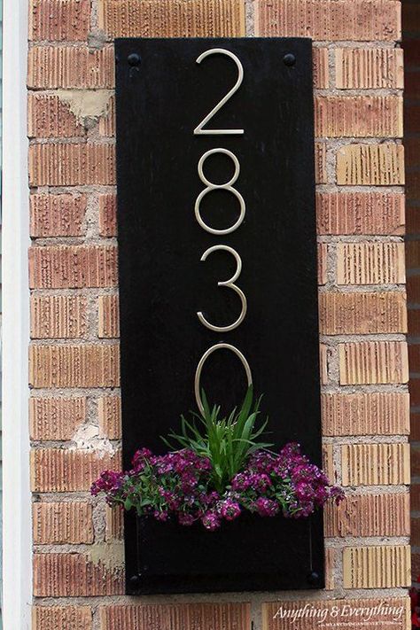 DIY Address Plaque House Numbers Diy, Wood Craft Projects, Diy Casa, House Number Sign, Address Plaque, Craft Night, Planter Box, Window Box, House Numbers