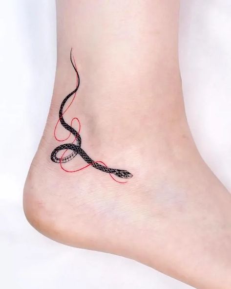 Back Tattoo Flower, Snake Tattoos For Women, Tattoo Ideas Back, Tattoo Western, Tattoos Ankle, Our Mindful Life, Snake Tattoos, Word Tattoo, Ankle Tattoos