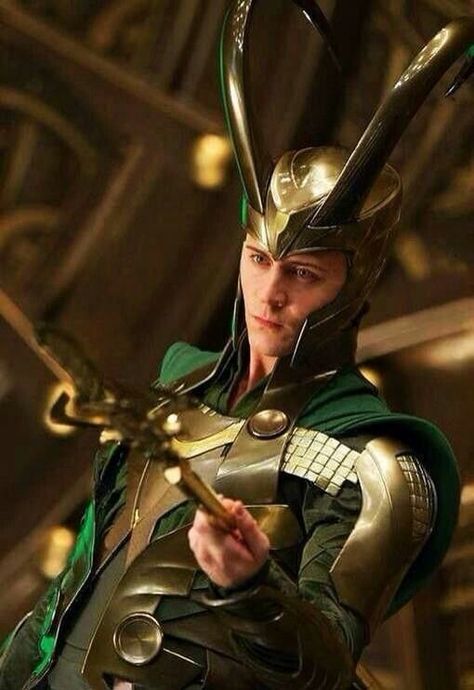 loki Loki The Avengers, Tom Hiddleston Imagines, Disneysea Tokyo, Avengers Movie, Thor 1, Loki God Of Mischief, Loki Avengers, Thor Loki, Thomas William Hiddleston