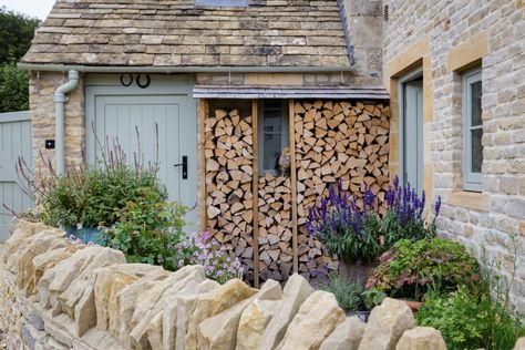 Cotswold Cottage Interior, House Interior Architecture, Cotswold Cottage, Scandinavian Cottage, Country Cottage Interiors, Cotswolds Cottage, Country Interiors, Inside House, West Cork