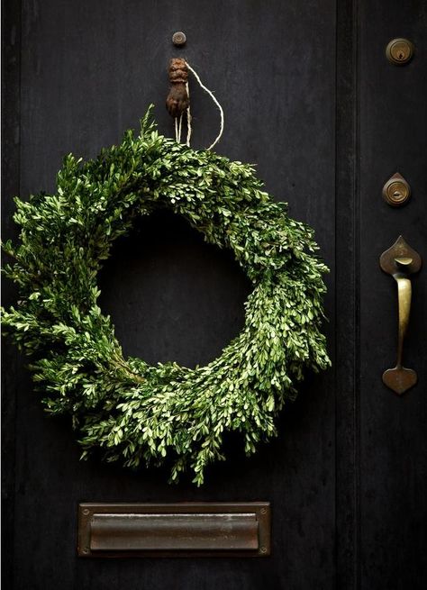 Curb Appeal: 10 Festive Front Doors for the Holidays: Gardenista Boxwood Wreath, Fashion Christmas, Green Wreath, God Jul, Black Doors, Deco Floral, Noel Christmas, Holiday Inspiration, Outdoor Christmas Decorations