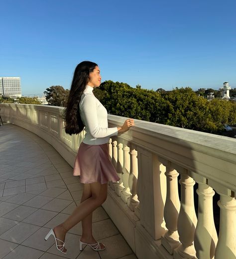 Spring glow 🤍💗🌸💫 Ig Pic Ideas, Ig Pose Ideas, Pink Silk Skirt, White Strappy Heels, Chic Summer Outfits, Outfit Pink, Skirt White, Pose Ideas, Digital Diary