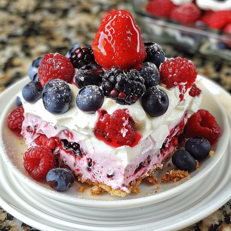 Cherry Dishes, Raspberry Cream Pie, Raspberry Cream Pies, Berry Delight, Strawberry Pudding, Colorful Desserts, Berry Dessert, Summer Berries, Strawberry Desserts