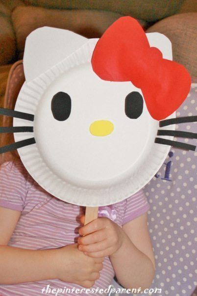 Hello Kitty Paper Plate Mask Hello Kitty Bday Party Ideas, Hello Kitty Party Ideas, Hello Kitty Paper, Hello Kitty Birthday Party Ideas, Paper Plate Masks, Diy Hello Kitty, Hello Kitty Face, Hello Kitty Birthday Party, Cat Apparel