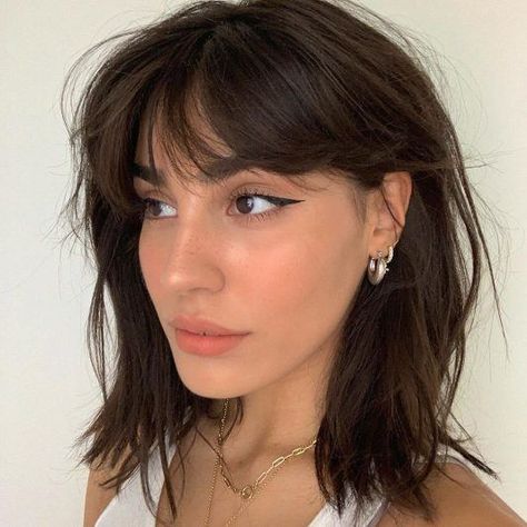 Flattering Haircuts, Kadeřnické Trendy, Easy Hairstyles For Medium Hair, Short Brown Hair, Haircut Styles, 짧은 머리, Haircuts For Fine Hair, Short Hair With Bangs, Cut My Hair