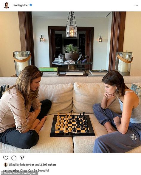 Cindy Crawford matches wits with daughter Kaia Gerber as she plots her move during a game of chess | Daily Mail Online Rande Gerber, 2024 Board, Marvel Dr, Super Rich Kids, Kaia Gerber, Parenting Styles, Rich Kids, Cindy Crawford, Old Money Aesthetic