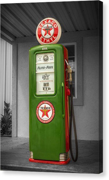 Texaco Green Vintage Gas Pump Getting Rid Of Gas, Station Essence, Old Gas Pumps, Vintage Gas Pumps, Pompe A Essence, Station Service, Gas Service, Old Garage, Old Gas Stations