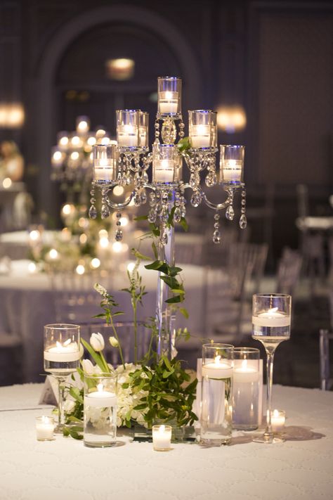 Candlelit Wedding Centerpieces, Chandelier Wedding Centerpieces, Royal Wedding Centerpiece Ideas, Table Chandelier Centerpiece, Candelabras Wedding Centerpieces, Chandelier Centerpiece Wedding, Royal Centerpiece Ideas, Wedding Centre Piece Ideas, Candleabra Ideas