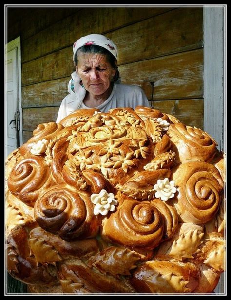 A beautiful Polish Wedding cake is a bread that is symbolic for bride & groom to never being hungry. #traditionalweddingcake #traditional #wedding #cake #thoughts Polish People, Polish Wedding, Polish Traditions, Bread Art, Traditional Wedding Cake, Tuna Recipes, Polish Recipes, Thermomix Recipes, Wrap Recipes