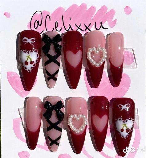 Creator tt acc : celixxu.nails Alternative Valentine Nails, Goth Vday Nails, Dark Valentine’s Day Nails, Vampy Valentines Nails, Emo Valentines Day Nails, Valentines Nails Coquette, Valentine Goth Nails, Vintage Valentines Nails, Gothic Valentines Day Nails