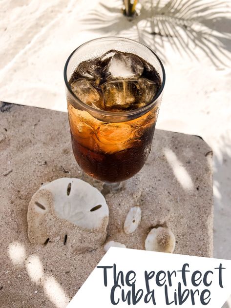 Making the perfect rum and coke is a bit of an art but the classic Cuba Libre is one of the easiest and most delicious cocktails there is. Cuba Libre Cocktail, Rum And Coke, Rum Old Fashioned, Maple Whiskey, Most Popular Cocktails, Good Rum, Popular Cocktails, Malibu Rum, Slice Of Lime