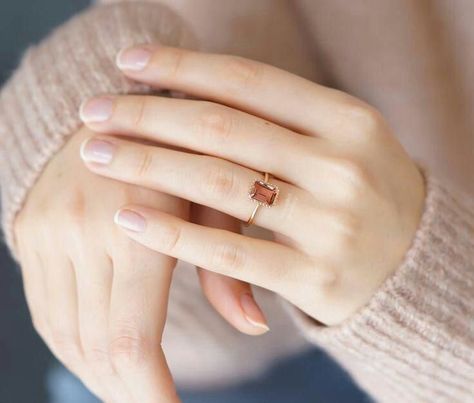 Gold Band Diamond Ring, Gold Rings Fashion, Gold Ring Designs, Jewelry Design Earrings, Morganite Engagement Ring, Fancy Jewellery, Jewelry Design Necklace, Girly Jewelry, Stylish Jewelry