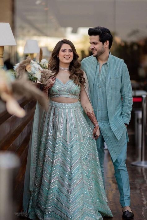 Couple Dress Matching Indian, Engagement Outfits Indian, Couple Dress Matching, Engagement Couple Dress, Engagement Dress For Groom, Wedding Matching Outfits, Engagement Dress For Bride, Reception Outfits, Wedding Dresses Men Indian