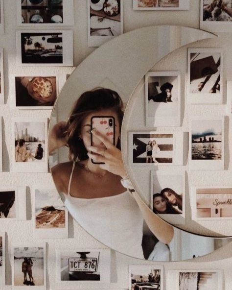 Crescent Moon Mirror, Vsco Inspiration, Moon Mirror, Vsco Pictures, Crescent Moon, Room Inspo, Beach Pictures, Travel Blogger, Crescent