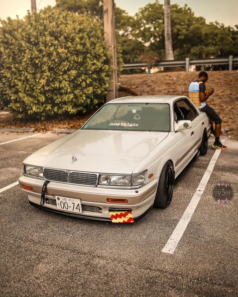 🇯🇵 Nissan Laurel C33 • Via @evdnt on Instagram. C33 Laurel Nissan, Nissan Laurel C33, C33 Laurel, Laurel Nissan, Drift Paradise, Animal Humor Dog, Slammed Cars, Drifting Cars, Nissan Skyline Gtr