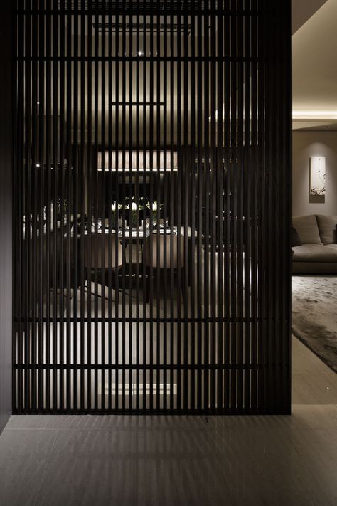 A.N.D. | NOMURA Co.,Ltd. - Projects Black Metal Room Divider, Black Room Divider Ideas, Black Wall Divider, Living Room Privacy Screen, Black Partition Wall, Wood Divider Wall, Black And Wood Living Room, Black Partition, Black Room Divider