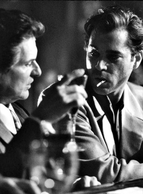 I'm funny like a clown?! Ray Liotta Goodfellas, Goodfellas Movie, Perang Dunia Ii, Goodfellas 1990, Don Corleone, Ray Liotta, Gangster Movies, Casino Movie, Bon Film