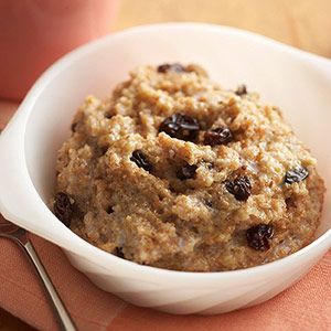 When hunger strikes between meals, it's tempting to grab a bag of chips or a candy bar. But healthy homemade snacks can be just as quick and easy as those prepackaged options. Try these nutrient-packed treats. Lactation Oatmeal, Vegan Pudding, Baby Recipes, Lactation Recipes, Increase Milk Supply, Breastfeeding Diet, Lactation Cookies, Brewers Yeast, Paleo Breakfast