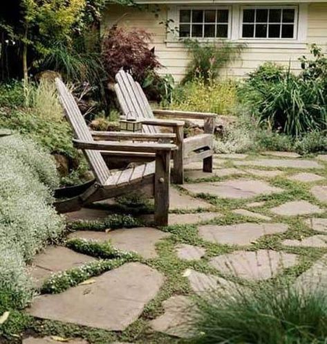 Flagstone Patio Design, Backyard Sitting Areas, Diy Patio Ideas, Front Yard Patio, Walkway Landscaping, Flagstone Patio, Stone Walkway, House And Garden, Front Patio