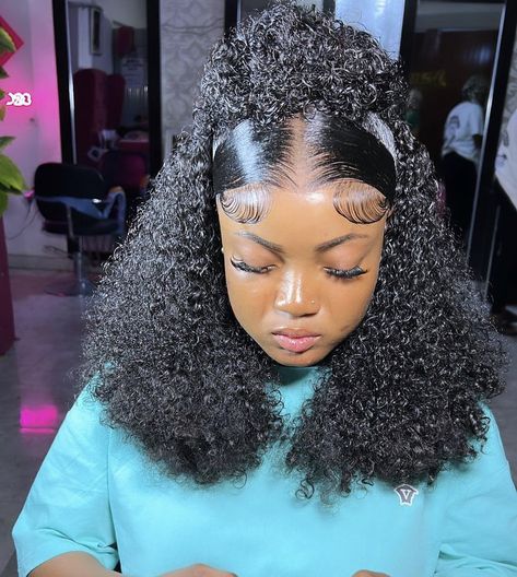 follow me for more content ; @𝘥𝘳𝘢𝘻𝘴𝘵𝘪𝘤4𝘯𝘢𝘺𝘢ᝰ🌸𑁯 Deepsidepart Weave, Curly Short Wig Hairstyles, Curly Hair Installation Styles, Gabbie Core, Hair Installation Styles, Short Curly Wig Hairstyles, Lace Wig Hairstyles Black Women, Curly Wig Hairstyles Black Women, Lace Frontal Hairstyles