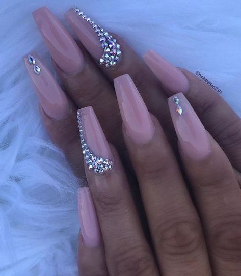 Nail Design With Jewels Rhinestones, Summer Nails Diamonds, Gem Ideas For Nails, Rhinestone Ideas For Nails, Acrylic Nails W Gems, Nails Gems Designs, Nails Inspiration With Gems, Nails W Diamonds, Birthday Nails With Rhinestones