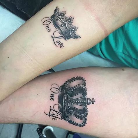 King James Tattoo Ideas, Mom And Dad Tattoo Ideas, Mom And Dad Tattoos, King And Queen Crown Tattoo, One Life Tattoo, Dad Tattoo Ideas, Mom And Dad Tattoo, King Queen Tattoo, Queen Crown Tattoo