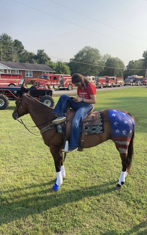 Horse Tack Sets, Cute Horse Tack Western, 4th Of July Horse Painting Ideas, Barrel Racing Tack Sets Rodeo, Western Horse Tack Sets Barrel Racing, Western Horse Tack Trail Riding, Horses Tacked Up Western, Barrel Racing Tack Rodeo, Horse Halloween Costumes