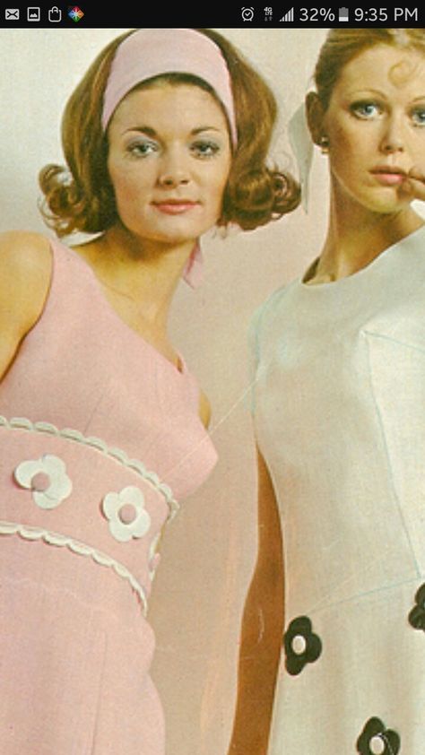 60s Fashion Patterns, 60s Mini Dress Outfit, 60s Mod Outfits, Mod 60s Fashion, 1965 Fashion, 1960s Mod Fashion, 60s Vintage Fashion, Fashion 60s, 1960s Mini Dress