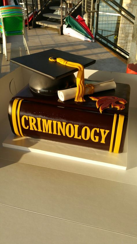 Criminology Cake Ideas, Padayon Future Criminology Wallpaper, Forensic Science Graduation Cake, Crimologist Aesthetic, Criminology Graduation Pictures, Graduation Cake Ideas College, College Graduation Aesthetic, Lawyer Graduation Party, College Cake