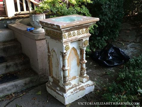 Giant Fancy Yard Sale Find, (and other junk I did not need). - Victoria Elizabeth Barnes Salvage Decor, Columns Decor, Salvaged Decor, Yard Sale Finds, Chipped Paint, Architectural Pieces, Architectural Antiques, Yard Sale, Shabby Chic Furniture