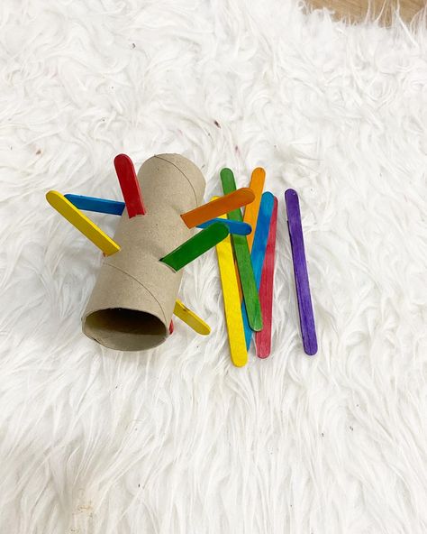 Toilet Paper Roll Fine Motor Activities, Diy Fine Motor Activities, Texture Activities, Fine Motor Activities For Babies, Color Activities For Toddlers, Montessori Crafts, Preschool Crafts Fall, Roll Craft, Toddler Teacher