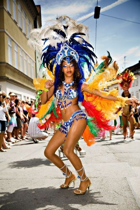 Neon Festival Outfit, Brazil Festival, Carribean Carnival Costumes, Carnival Outfit Carribean, Dancing In The Street, Carnival Dancers, Samba Dance, Carnival Girl, Brazil Carnival