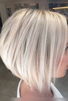 Perfect Short Bob Haircuts to Try Right Now picture 1 Inverted Bob Haircuts, Bob Haircut Ideas, Stacked Bob Hairstyles, Stacked Bob, Stacked Bob Haircut, Short Bob Haircuts, Penteado Cabelo Curto, Bob Haircut, Short Bob Hairstyles