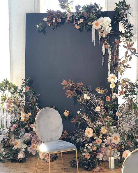 1,196 Likes, 44 Comments - Victoria Ahn (@designsbyahnnyc) on Instagram: “Last night was a blast! Displaying the essence of each flower using contrasting colors and textures…” Moody Baby Shower Ideas, Lulus Wedding, 2024 Photo, Majlis Perkahwinan, Decoration Evenementielle, نباتات منزلية, Velvet Furniture, Wedding Backdrop Design, Wedding Backdrop Decorations