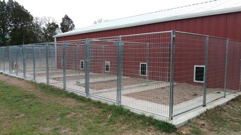 25 Best Outdoor Dog Kennel Ideas – Page 4 – The Paws Build A Dog Kennel, Kennel Plans, Dog Breeding Kennels, Dog Kennel And Run, Dog Boarding Ideas, Kennel Ideas Outdoor, Building A Dog Kennel, Luxury Dog Kennels, Dog Boarding Facility