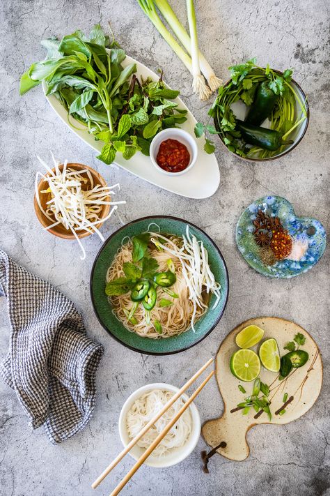 EASY VEGAN PHO Vegan Pho Recipe, Broth Bowls, Vegan Pho, Pho Recipe, Ginger Root, Soup Pot, Stuffed Jalapeno Peppers, Rice Vinegar, Fresh Cilantro