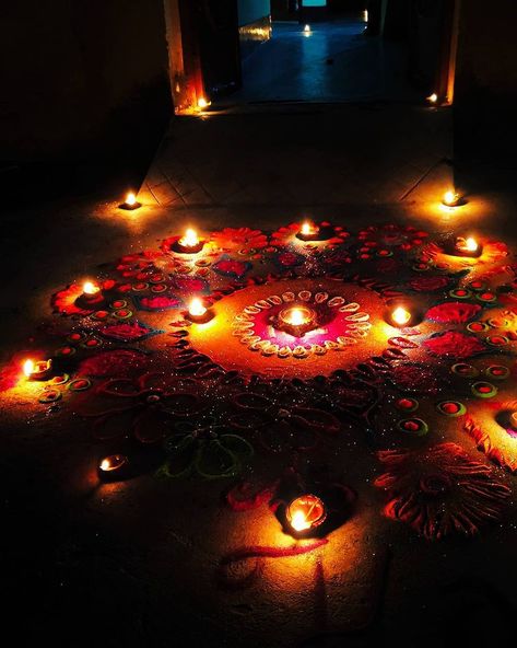 Diwali Msg In Marathi, Diwali Asethic Pic, Diwali Diya Images, Diwali Poses, Diwali Pics, Tamil Culture, Pr Logo, Happy Diwali Photos, Diwali Puja