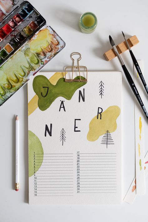 we love handmade | DIY: Wandkalender kreativ gestalten (inkl. Freebie) | https://welovehandmade.at Diy Kalender, Stay Creative, Diy Calendar, Diy Upcycling, Zero Waste, Hand Lettering, Diy Projects, Bullet Journal, Notebook