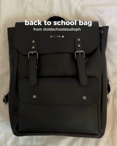 school bag aesthetic ideas romanticizing school School Bagpack Aesthetic, School Bag Aesthetic, High School Bags, Private Academy, Black School Bags, Romanticizing School, Back To School Bags, Black Satchel, Bag Aesthetic