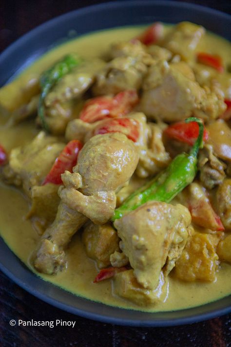 Filipino Chicken Curry, Chicken Recipes Pinoy, Chicken Recipes Filipino, Chicken Recipes With Tomatoes, Panlasang Pinoy Recipe, Creamy Chicken Curry, Kari Ayam, Chicken Lunch Recipes, Chicken Sauce Recipes