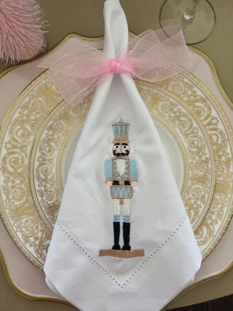 Embroidered nutcracker - instagram: emorysembroidery Nutcracker Embroidery Pattern, Embroidered Nutcracker, Nutcracker Embroidery, Embroidery Edging, Christmas Treat Bags, Decor 2023, Embroidered Napkins, Christmas Treat, Embroidery Monogram