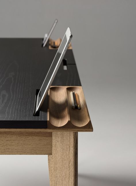 By Golly, Meet, OLLLY! | Yanko Design Minimalist Desk Design, Office Desk Designs, Clean Workspace, Wallpaper Macbook, Plywood Furniture, Home Office Setup, Furniture Details, Office Table, Desk Design