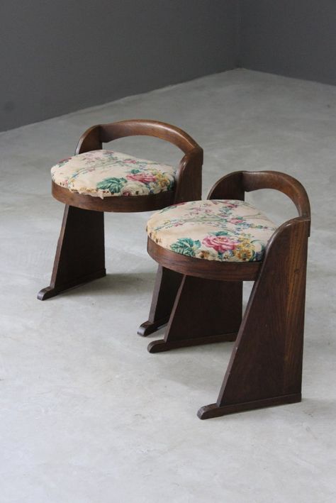 These are a pair of early 20th Century vintage oak stools with upholstered drop in seat pad. Wooden Stool Designs, Wood Chair Design, Wooden Sofa Set Designs, Kursi Bar, Wooden Sofa Designs, Unique Sofas, Set Sofa, Wooden Sofa Set, Wooden Chairs