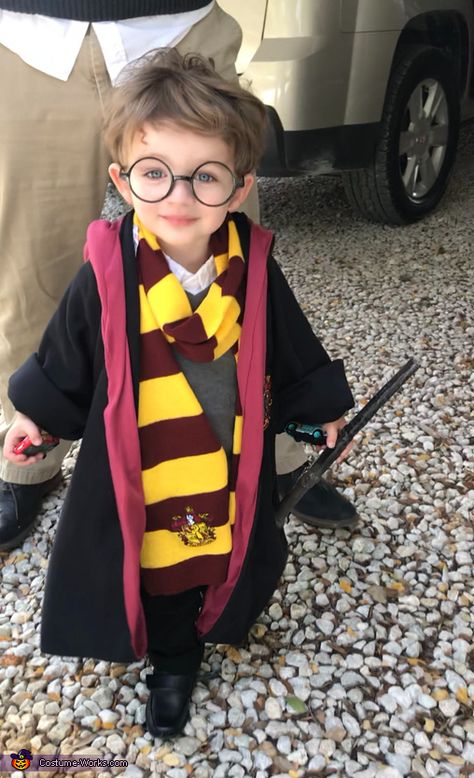 Harry Potter Baby Costume Baby Harry Potter Costume, Harry Potter Kids Costume, Harry Potter Fancy Dress, Baby Costume Ideas, Boy Birthday Themes, Baby Boy Birthday Themes, Toddler Boy Halloween Costumes, Harry Potter Halloween Costumes