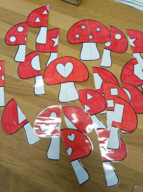 Picture To Color, Winter Classroom Decorations, Mushroom Crafts, Shapes Preschool, Christmas Crafts For Kids To Make, Fun Fall Activities, Diy Kids Toys, Math Activities Preschool, Autumn Crafts