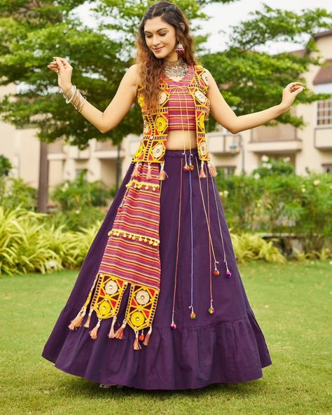 Chaniya Choli Designs Navratri, Colourful Skirt, Navratri 2024, Chaniya Choli Designs, Garba Dress, Navratri Dress, Lehenga Designs Simple, Fancy Sarees Party Wear, Colorful Skirts